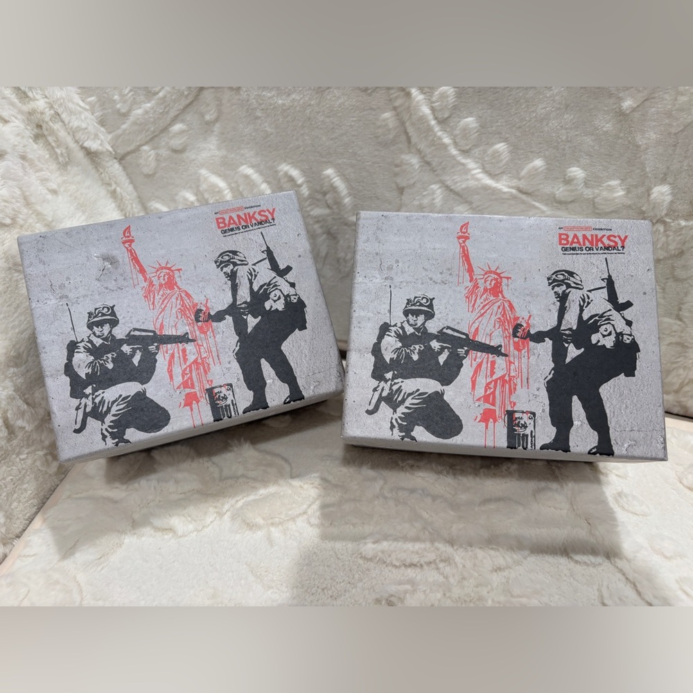 Banksy Fans! 'Unauthorized Exhibition: Genius or Vandal?' Mug - Picture 8 of 11